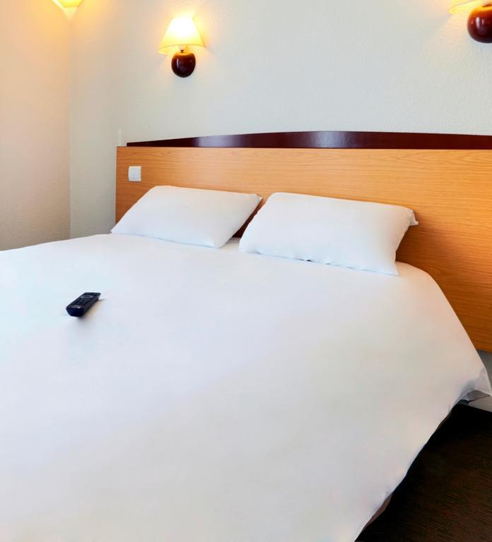 Hotel Kyriad Direct Le Bourget Gonesse Esterno foto