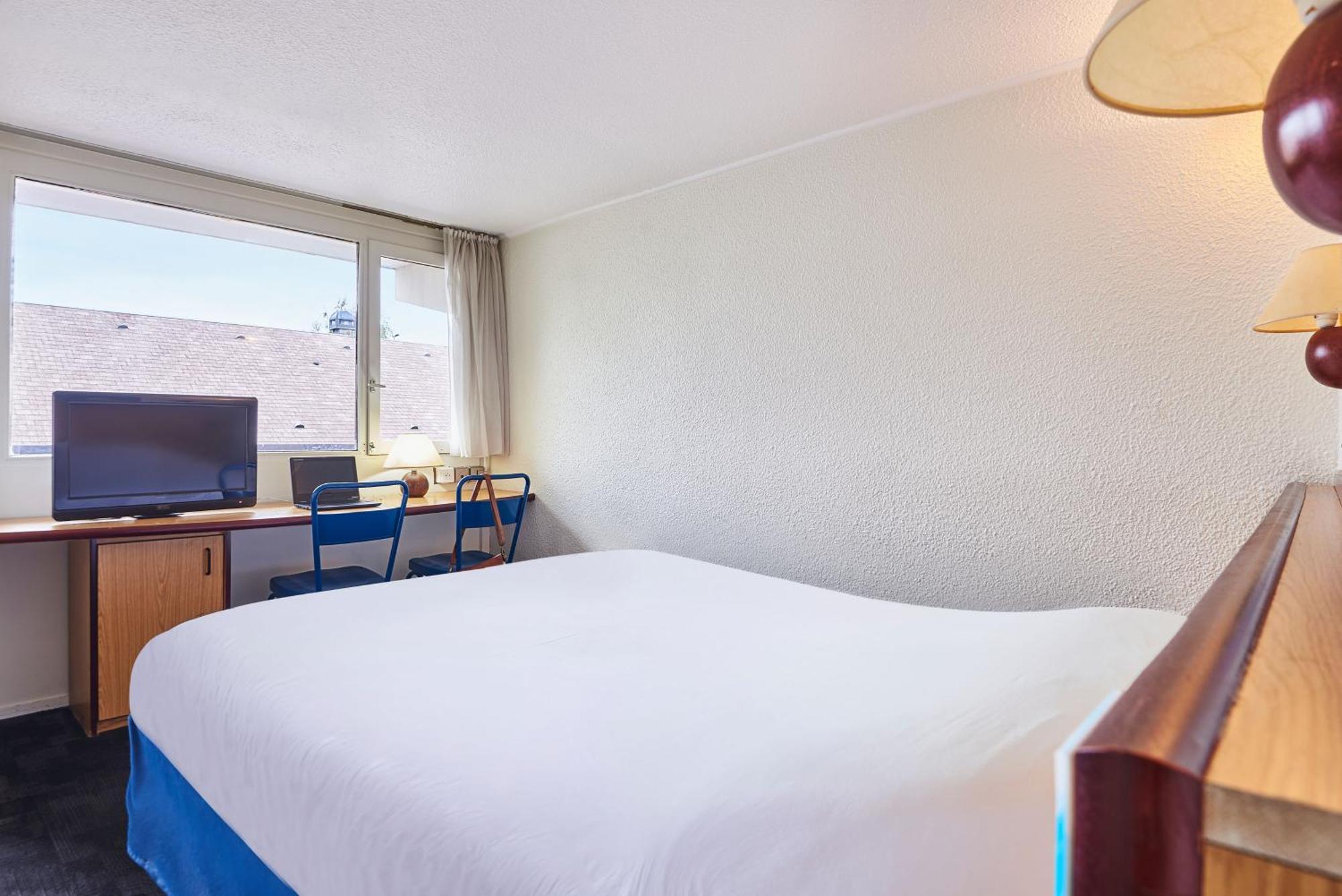 Hotel Kyriad Direct Le Bourget Gonesse Esterno foto